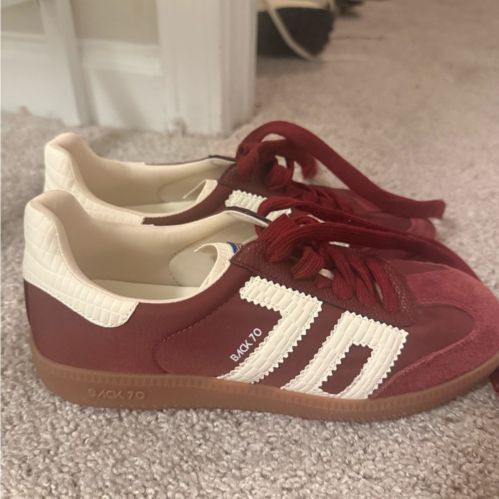 Back 70 Sneakers